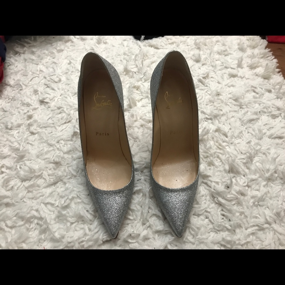 Christian Louboutin - Picture 5 of 5